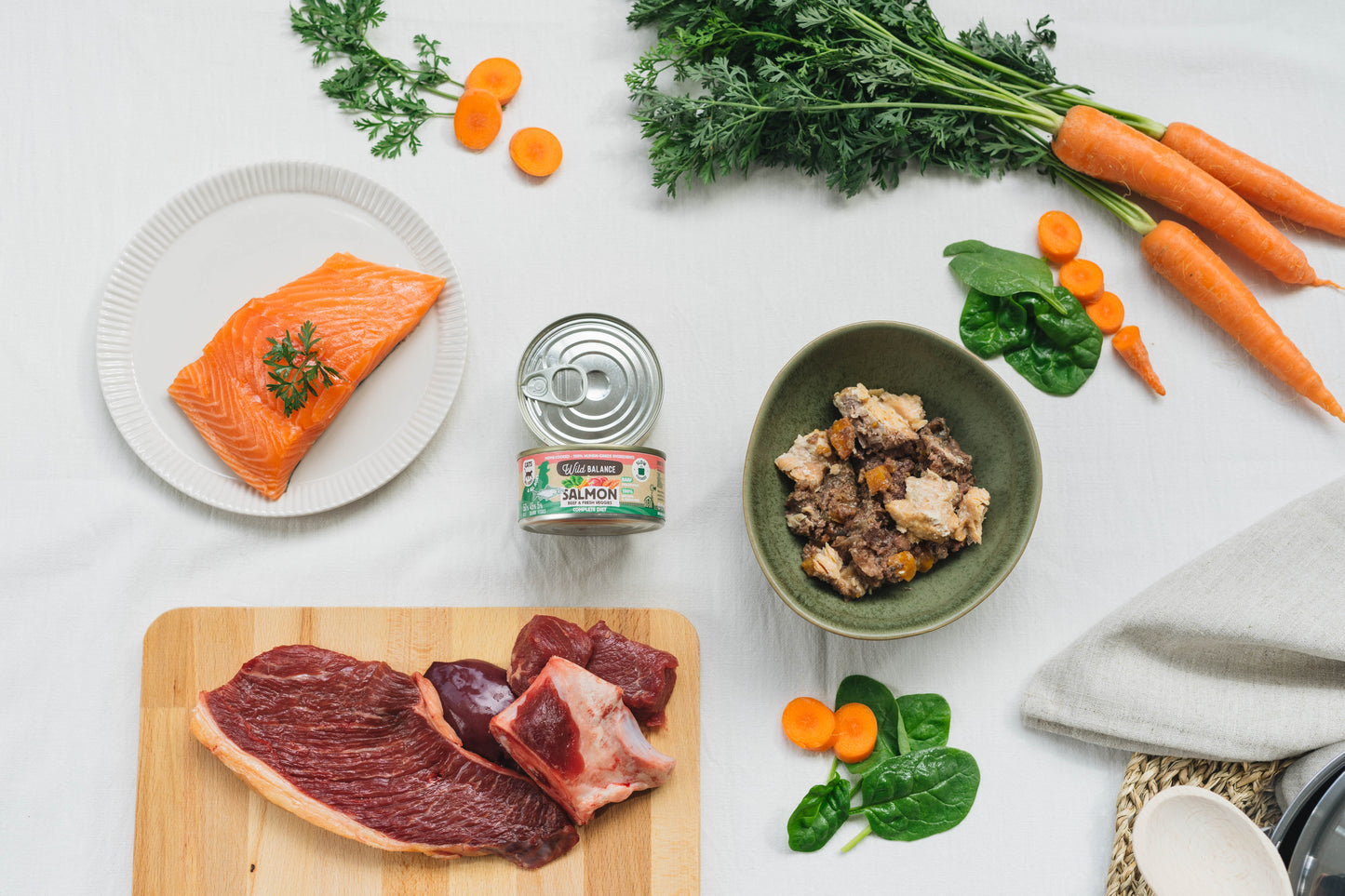 Wildbalance lata de salmón y ternera para gatos